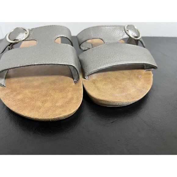 Muk Luks Sandal Slide WOMEN Size 9 Faux Leather in Pewter Silver - Picture 7 of 8